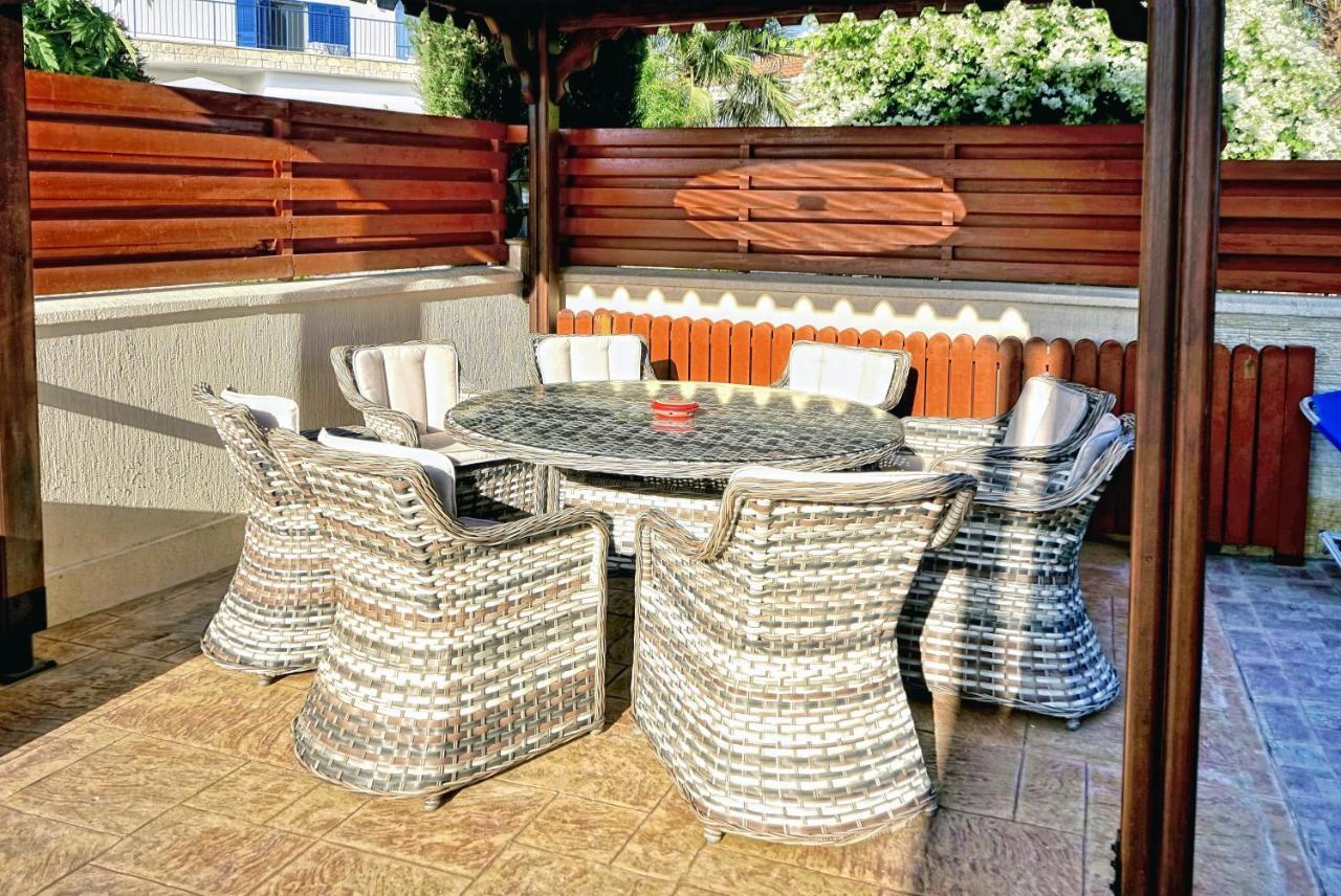 Chronas By Prestige Bookings Coral Bay Exterior photo