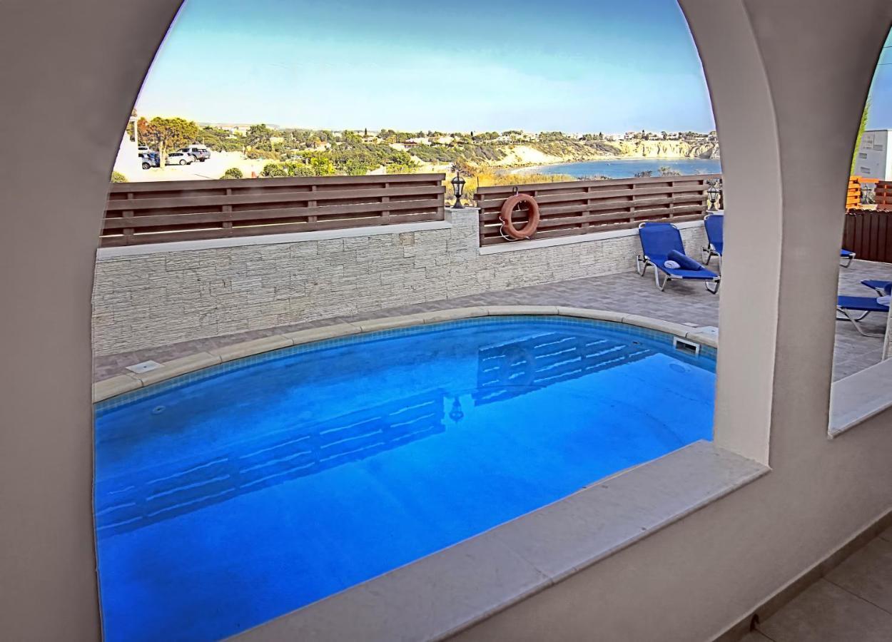 Chronas By Prestige Bookings Coral Bay Exterior photo