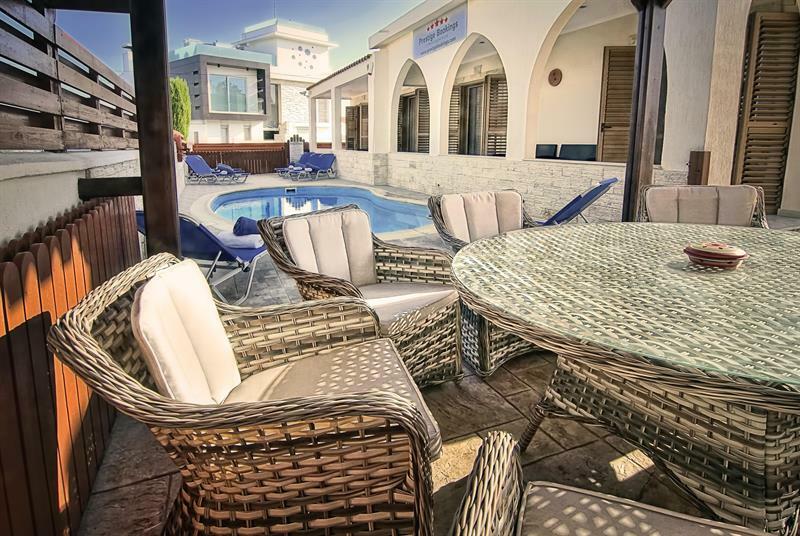 Chronas By Prestige Bookings Coral Bay Exterior photo